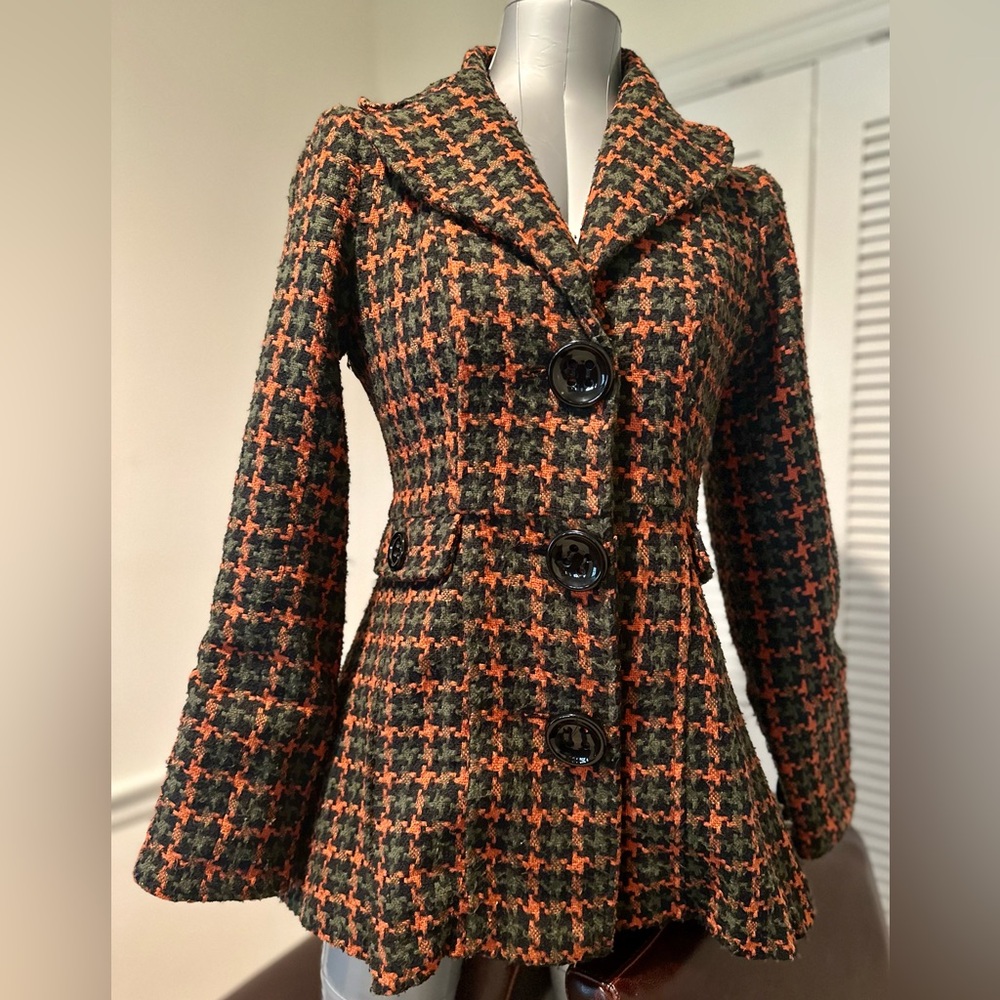 Vintage wool jacket. Orange, black, and green houndstooth pattern.